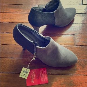 Two Tone Grey Ankle Booties!